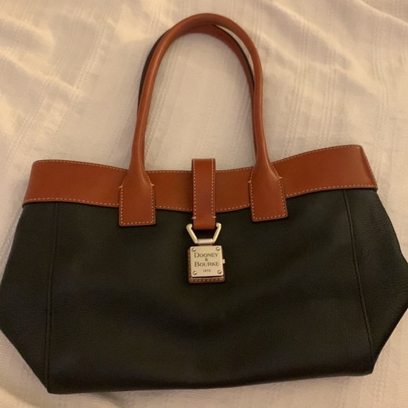 NEW Dooney & Bourke leather logo lock shoulder bag - Picture 3 of 11